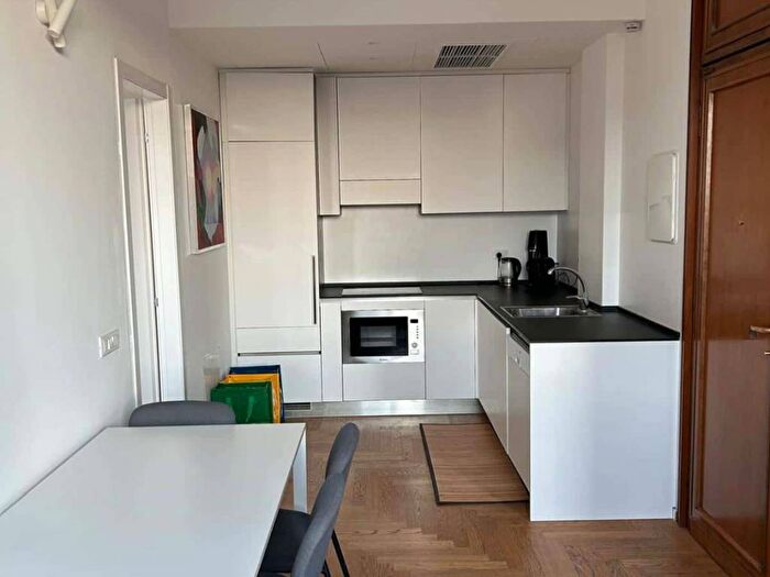 Appartamento bilocale in affitto in Piazza Cinque Giornate, Guastalla, Milano