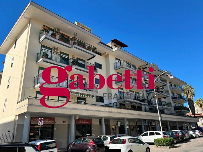 Casa quadrilocale in vendita in Via Enrico Fermi, San Nicola La Strada