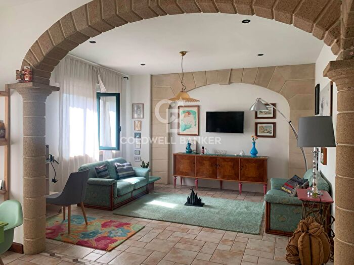 Casa con 6 locali in vendita in Via Trieste, Aradeo