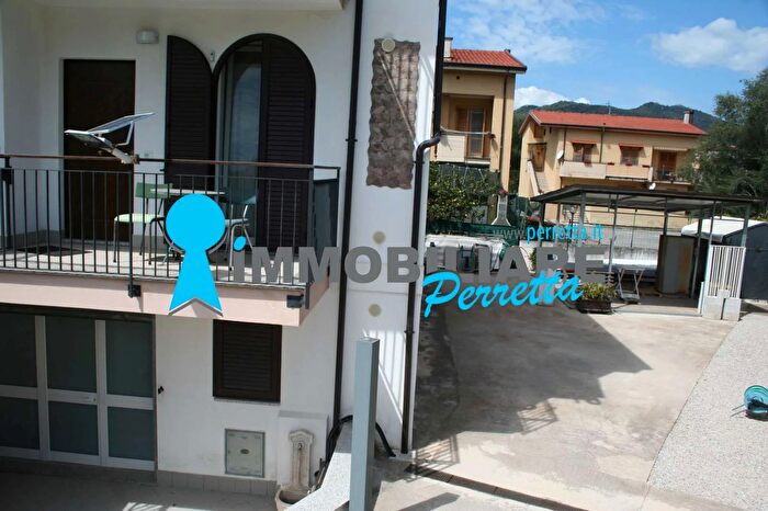 Appartamento quadrilocale in vendita in Contrada Petrosa, Vibonati