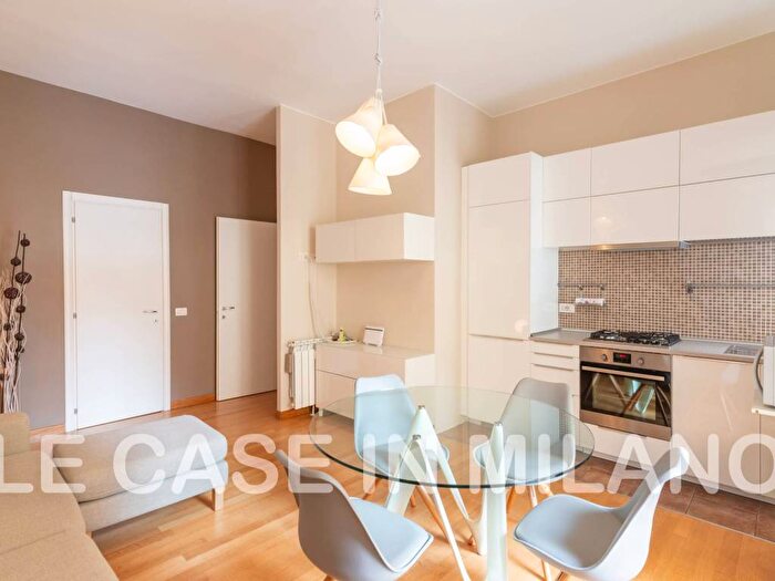 Appartamento trilocale in affitto in Via Voghera, Solari, Milano