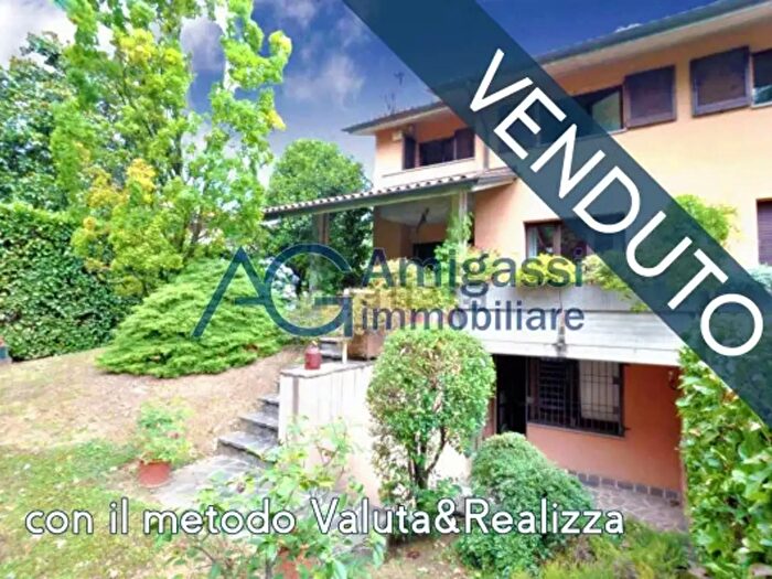 Casa con 6 locali in vendita in Viale Giulio Zavaritt, Gorle