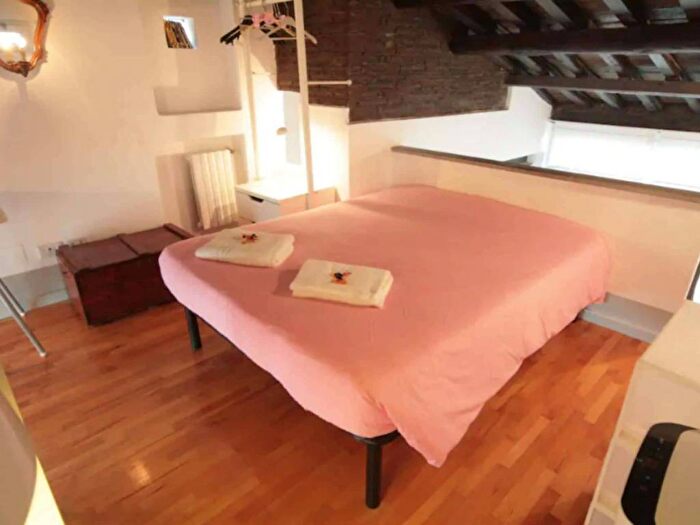 Appartamento bilocale in affitto in Via de' Ciancaleoni, Monti, Roma