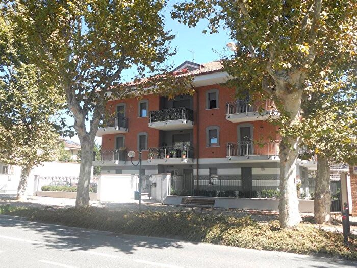 Appartamento quadrilocale in affitto in Viale Generale Armando Diaz, Semicentro, Chieri