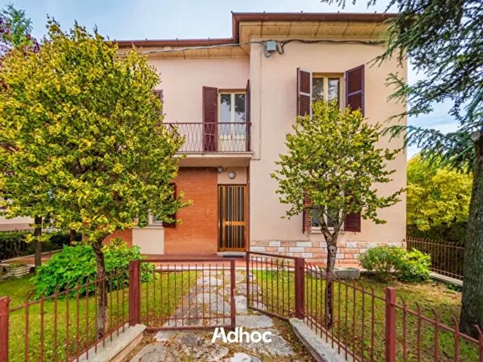 Casa con 6 locali in vendita in Via Flaminia, Colli al Metauro