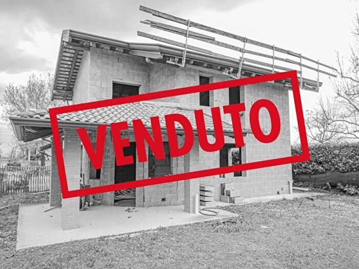 Casa con 5 locali in vendita in Castions Di Strada