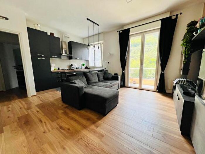 Appartamento trilocale in vendita in Via Novembre, Chiusavecchia