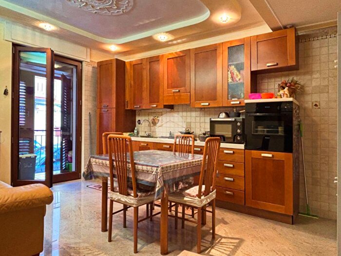 Appartamento con 6 locali in vendita in Via Giuseppe Grassi, Manfredonia