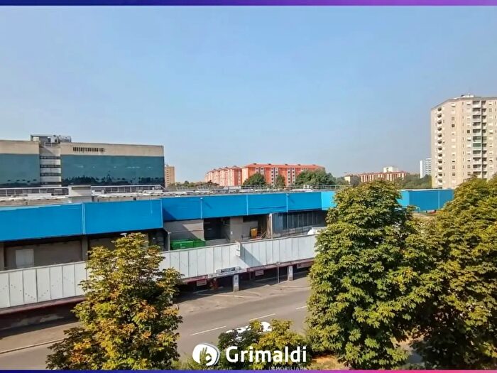 Appartamento trilocale in affitto in Via GQuarenghi, Milano