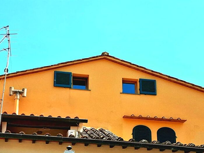 Casa con 5 locali in vendita in Signa