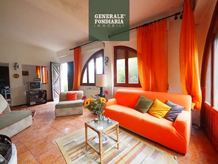 Casa quadrilocale in vendita in Bolano