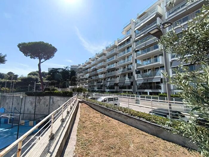 Appartamento trilocale in vendita in Napoli
