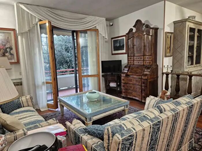 Appartamento con 5 locali in vendita in Via Lunga, Firenze