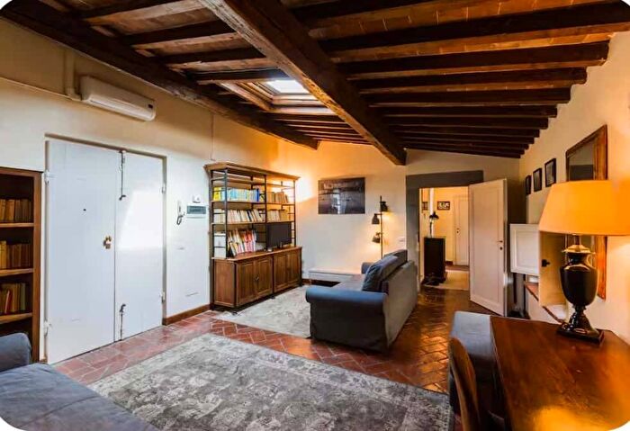 Appartamento trilocale in affitto in Via Maffia, Santo Spirito, Firenze