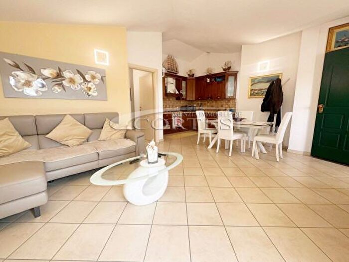 Appartamento bilocale in vendita in Via Lazio, Monte Porzio