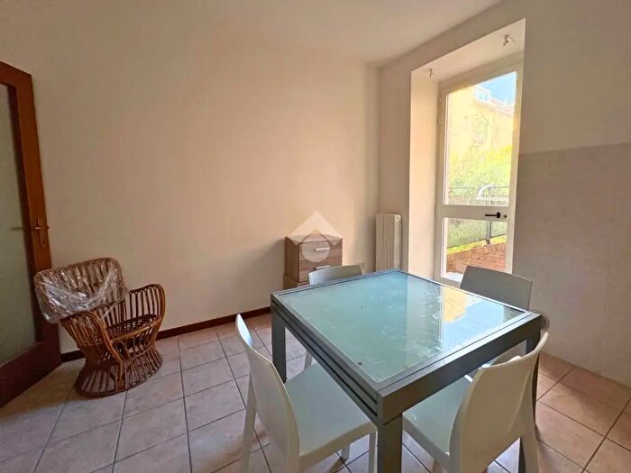 Appartamento con 5 locali in vendita in Via Francesco Podesti, Ancona
