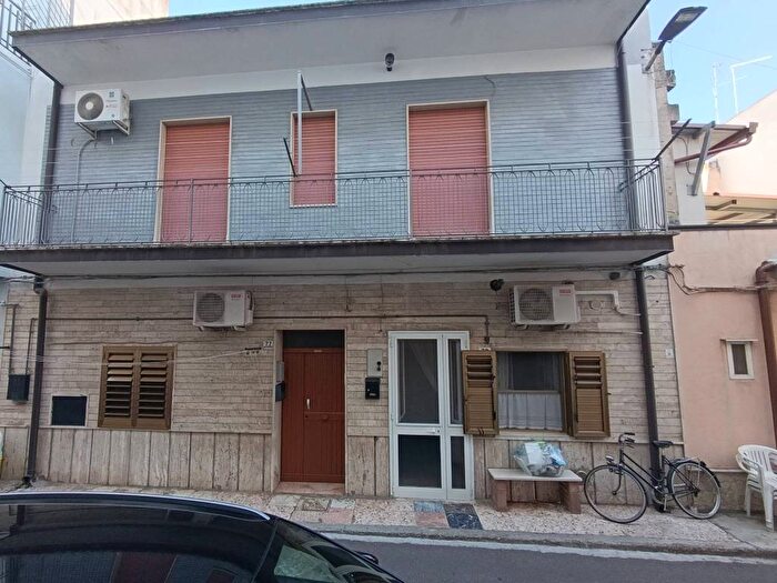Appartamento trilocale in vendita in Via Giuseppe Zanardelli, Centro, Bernalda