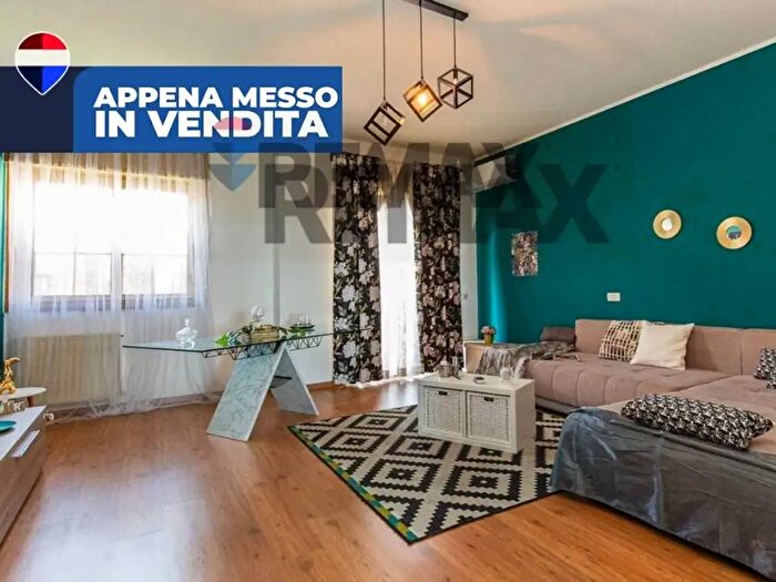 Appartamento con 6 locali in vendita in Viale Nitta, Catania