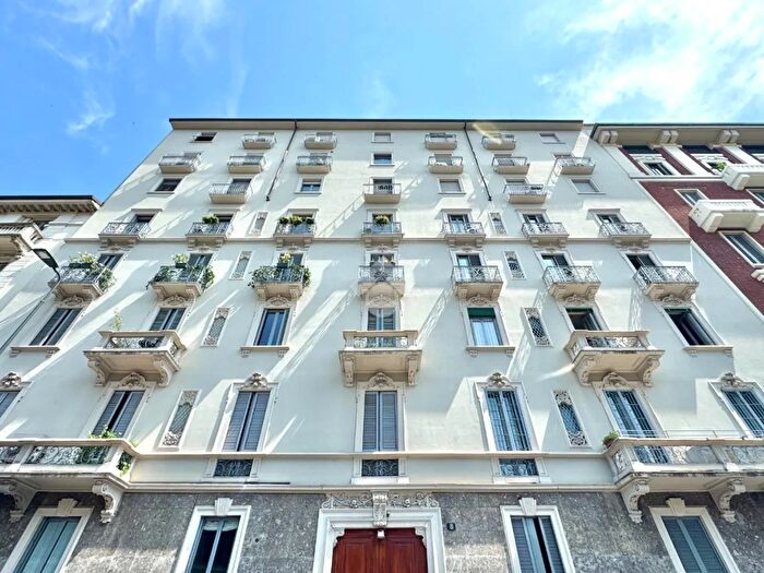 Appartamento quadrilocale in vendita in Via Benedetto Marcello, Milano