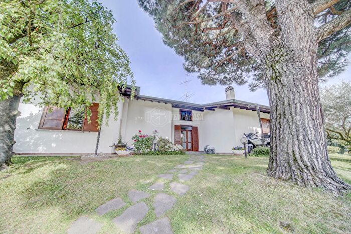 Casa quadrilocale in vendita in Via Visconti a, Somma Lombardo