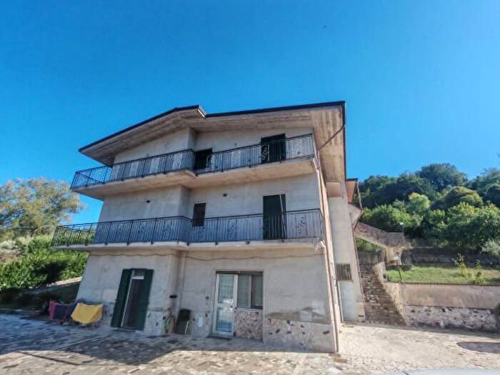 Casa con 6 locali in vendita in Contrada Mezzacapo, San Nicola Manfredi
