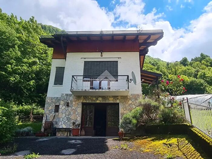 Casa con 5 locali in vendita in Via Torino, Cantoira