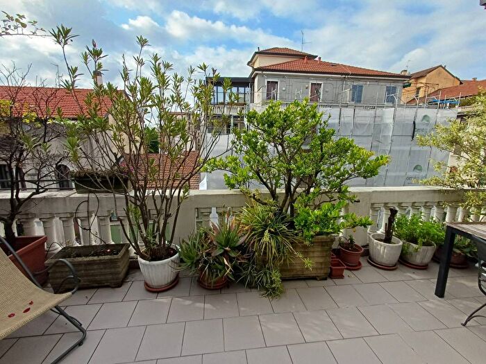 Appartamento trilocale in affitto in Via Giuseppe Compagnoni, Plebisciti Susa, Milano