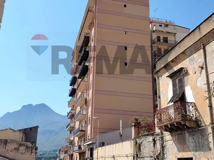 Appartamento con 7 locali in vendita in Via Stesicoro, Termini Imerese