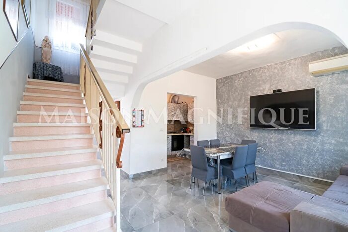 Casa con 5 locali in vendita in Via Tre Dicembre, Riva del Po