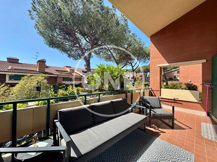 Appartamento trilocale in vendita in Via Crisopoli, Roma