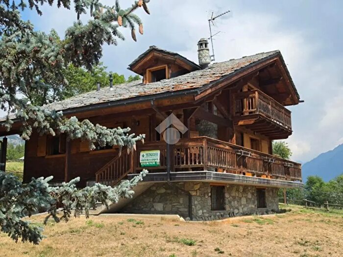 Casa con 5 locali in vendita in Frazione Dialley, Doues