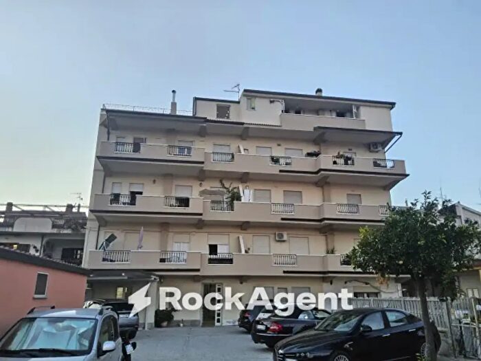 Appartamento trilocale in vendita in Via Aguglia I, Caulonia
