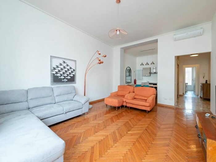 Appartamento trilocale in affitto in Cso di Porta Vittoria, Guastalla, Milano