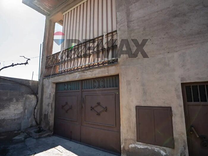 Appartamento quadrilocale in vendita in Vico Borzi, Santa Maria Di Licodia