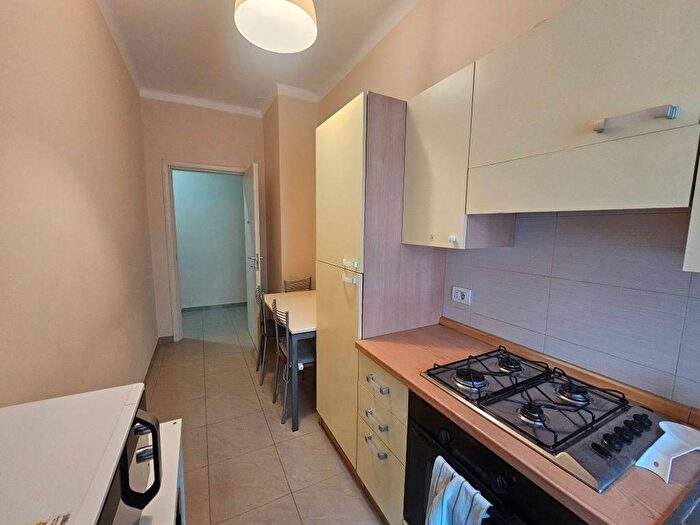 Appartamento trilocale in affitto in Via Vivarini, Pezzotti Meda, Milano