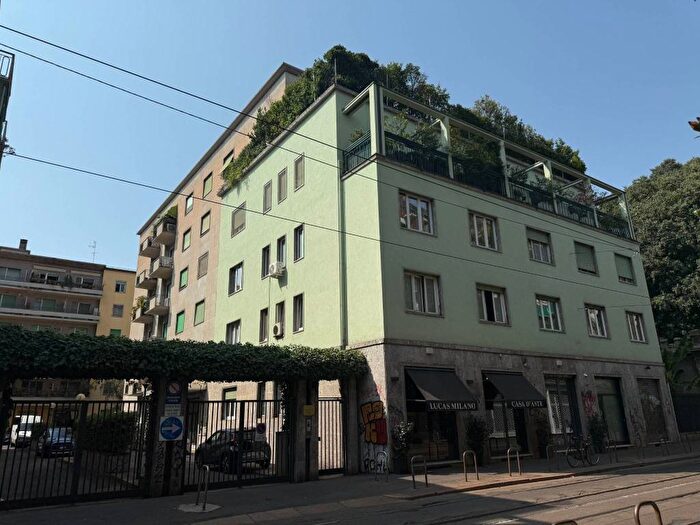 Appartamento trilocale in affitto in Via Nino Bixio, Indipendenza, Milano