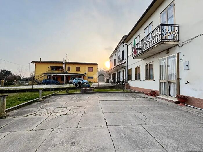 Casa trilocale in vendita in Via Bardelle, San Benedetto Po