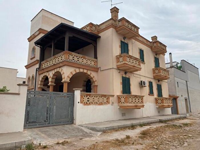 Appartamento con 6 locali in vendita in Via Magna Grecia, Manduria