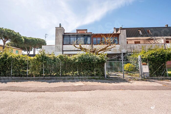 Appartamento quadrilocale in vendita in Via della Vigna Lido di Volano, Comacchio