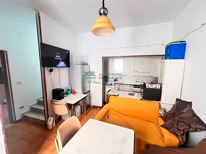 Casa con 5 locali in vendita in Via Chiaramonte, Comiso
