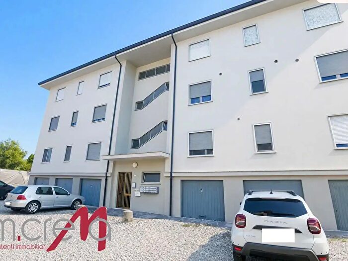 Appartamento trilocale in vendita in Vicolo Clavelli, Bagnolo Cremasco