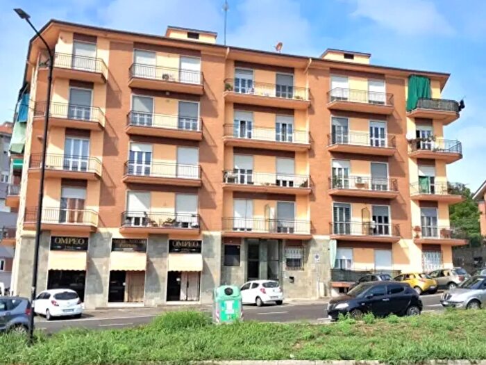 Appartamento trilocale in vendita in Via Leopoldo Fregoli, Asti
