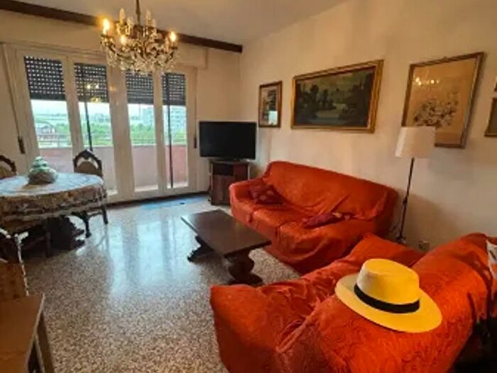 Appartamento trilocale in affitto in Via Appennini, Milano