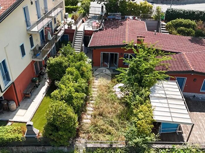 Appartamento trilocale in vendita in Via Bernini Buri, Verona