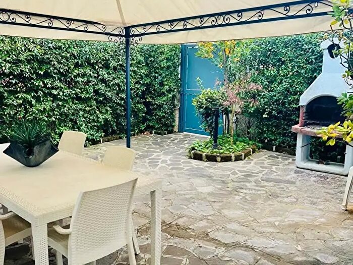 Appartamento con 5 locali in affitto in Via Giacinto Diano, Pozzuoli