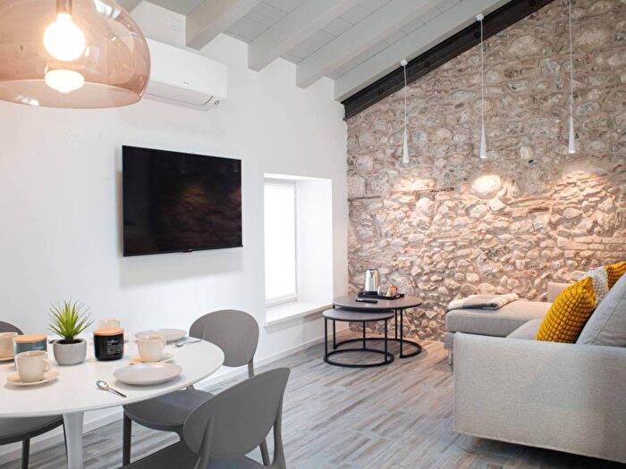 Appartamento trilocale in affitto in Via Tiberio Deciani, Gemona Deciani, Udine