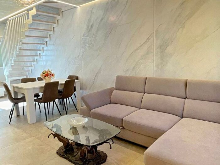 Appartamento quadrilocale in affitto in Viale Emilia, Pinarella, Cervia