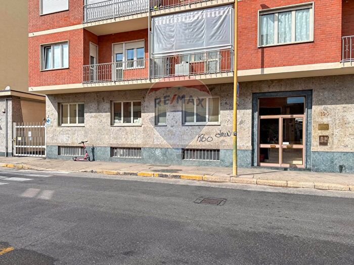 Appartamento quadrilocale in vendita in Via Bardonecchia, Torino