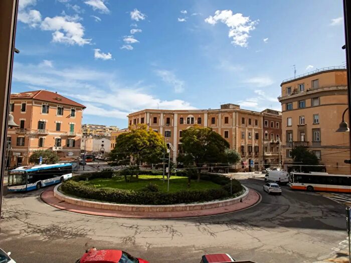 Appartamento con 5 locali in vendita in Via Paoli, Cagliari