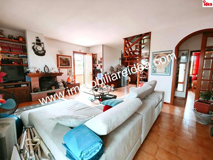 Casa con 5 locali in vendita in Rosignano Marittimo